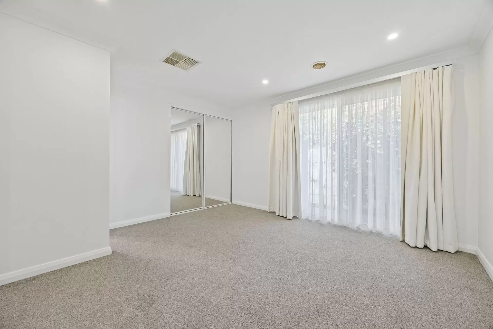 7 Heales Place, Curtin Leased by Canberra Sotheby's International Realty - image 1