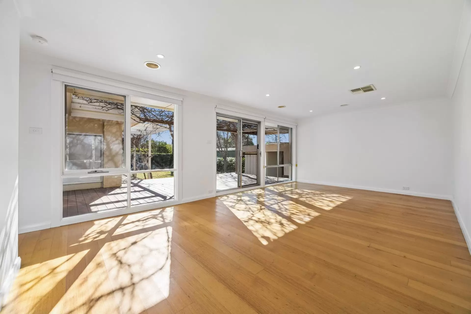 7 Heales Place, Curtin Leased by Canberra Sotheby's International Realty - image 1