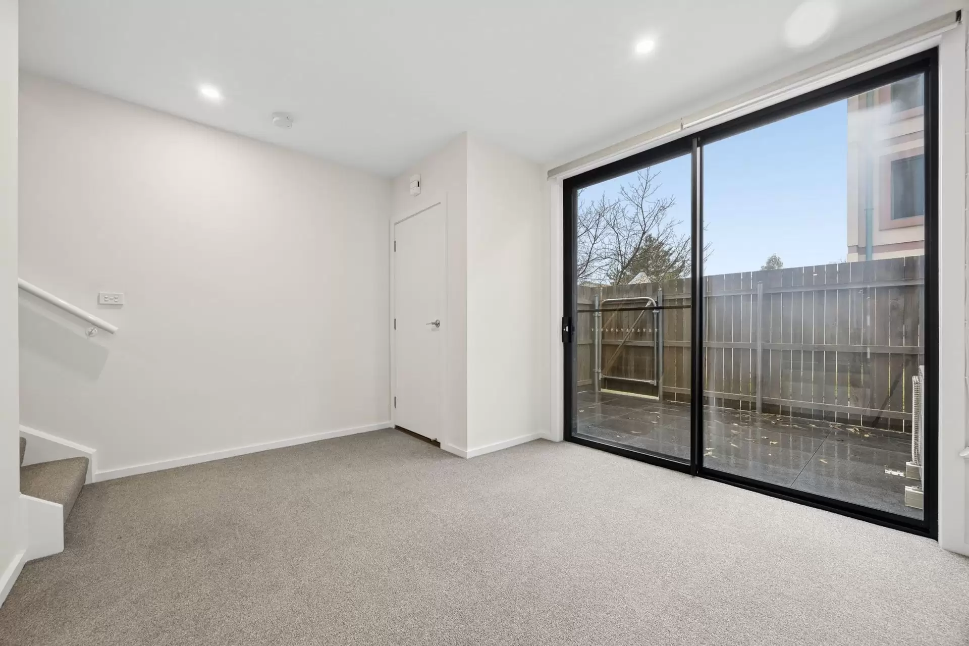 55/135 Easty Street, Phillip Leased by Canberra Sotheby's International Realty - image 1