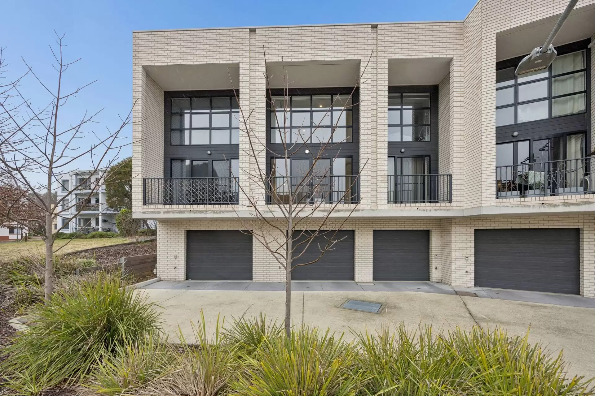 55/135 Easty Street, Phillip Leased by Canberra Sotheby's International Realty - image 1