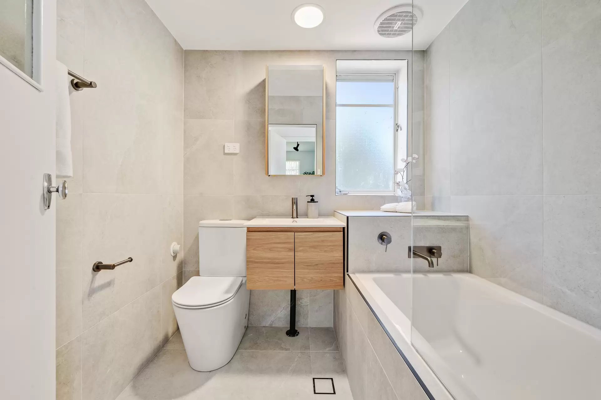 2/154 Monaro Crescent, Red Hill For Sale by Canberra Sotheby's International Realty - image 1