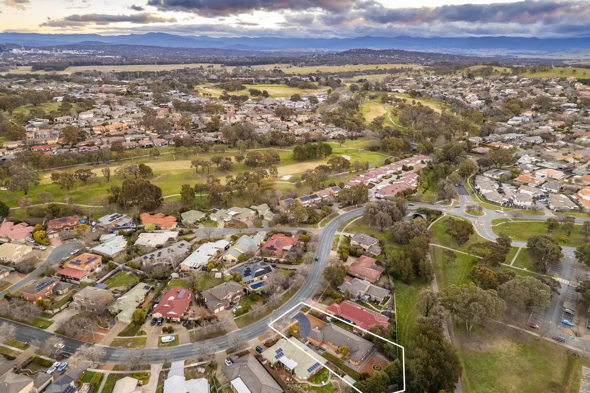 114 Kelleway Avenue, Nicholls Sold by Canberra Sotheby's International Realty - image 1