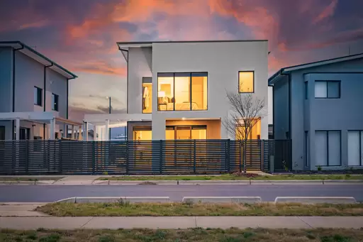 51 McDonagh Crescent, Whitlam Auction by Canberra Sotheby's International Realty