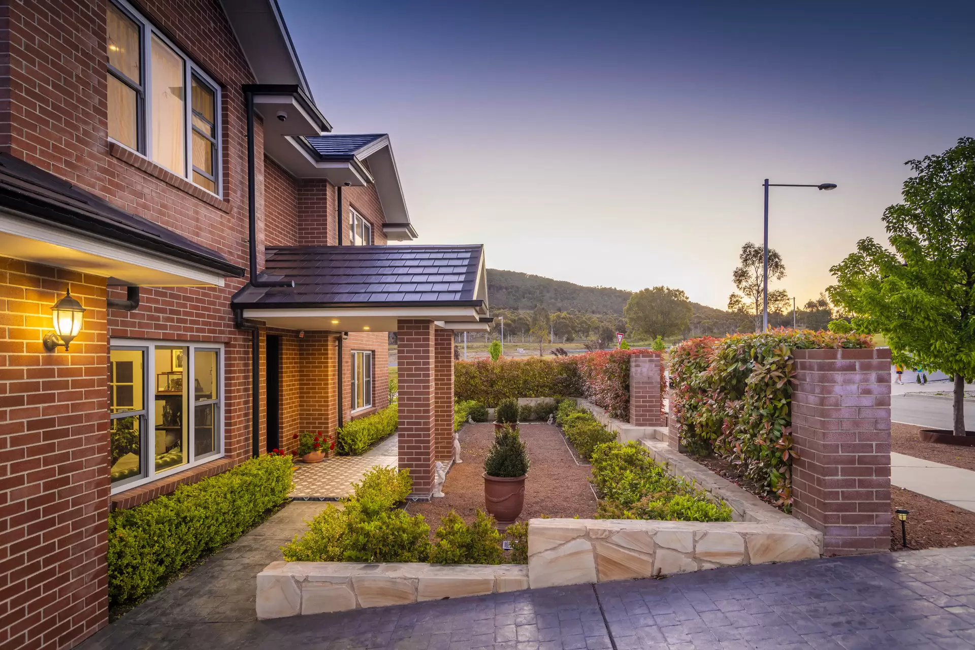 11 Roarty Street, Denman Prospect Sold by Canberra Sotheby's International Realty - image 1