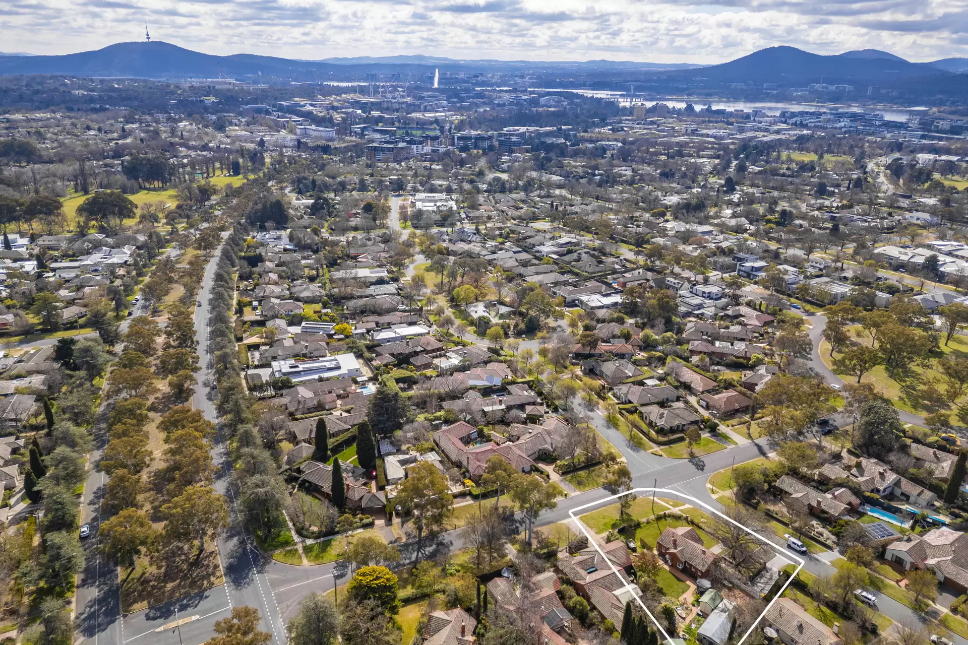 2 Meehan Gardens, Griffith Sold by Canberra Sotheby's International Realty - image 1