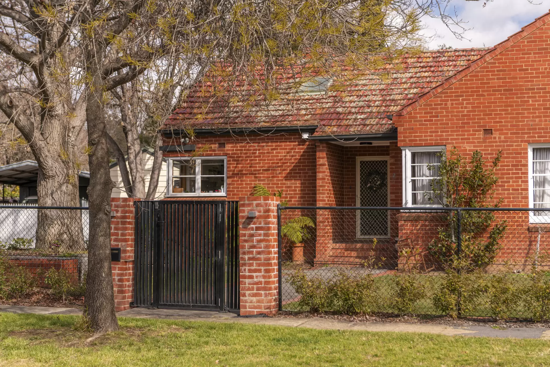 2 Meehan Gardens, Griffith Sold by Canberra Sotheby's International Realty - image 1