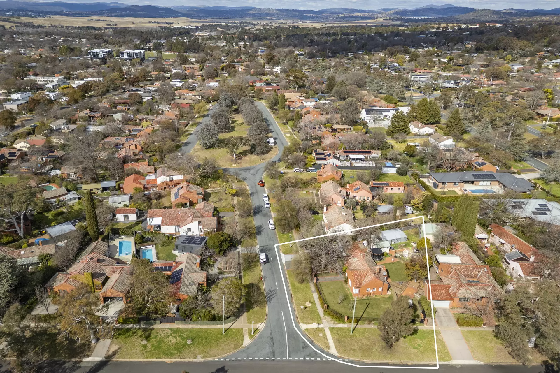2 Meehan Gardens, Griffith Sold by Canberra Sotheby's International Realty - image 1