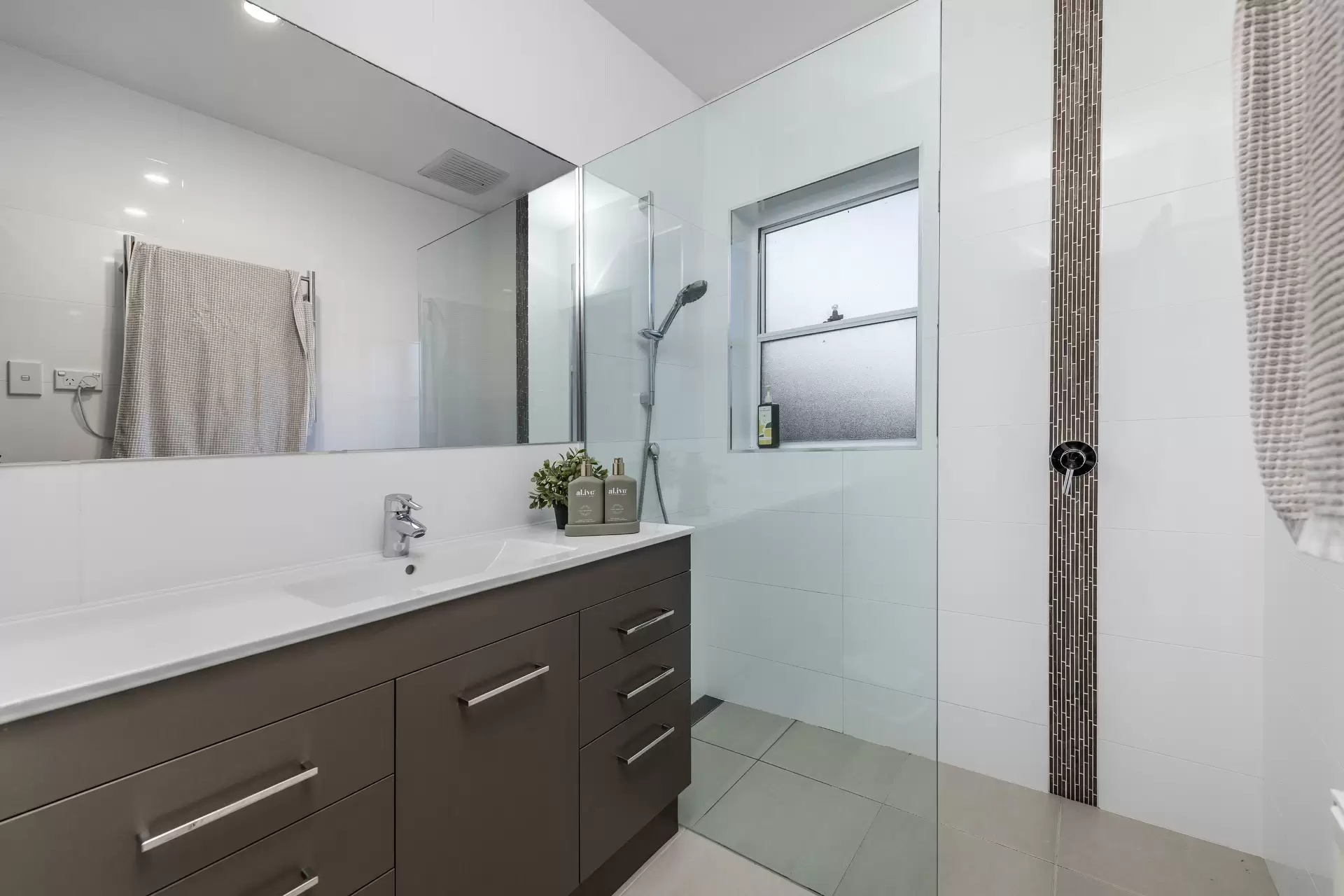 2 Meehan Gardens, Griffith Sold by Canberra Sotheby's International Realty - image 1