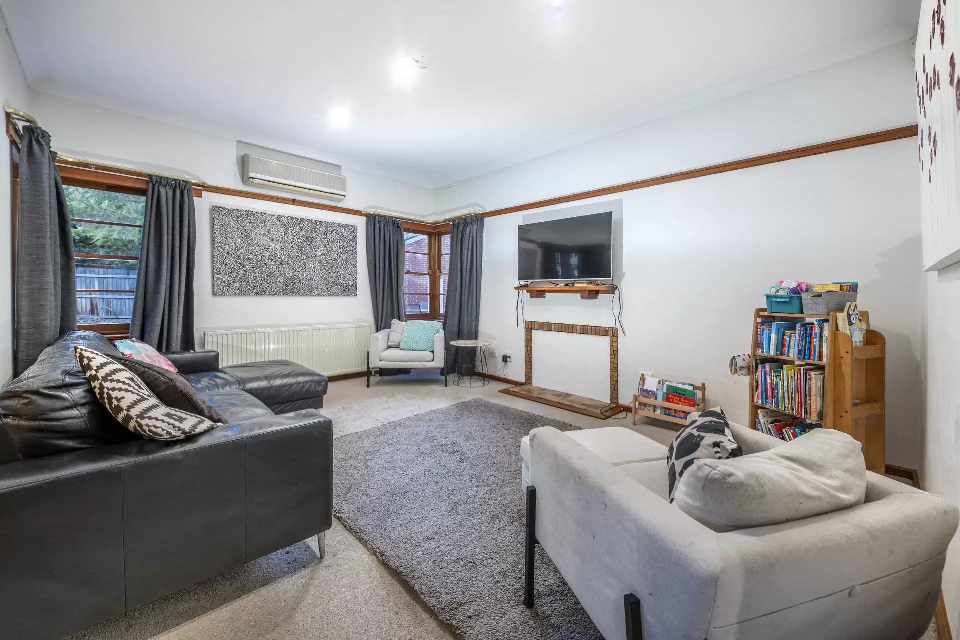 2 Meehan Gardens, Griffith Sold by Canberra Sotheby's International Realty - image 1