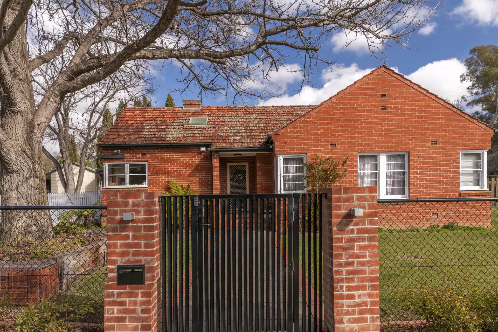 2 Meehan Gardens, Griffith Sold by Canberra Sotheby's International Realty - image 1