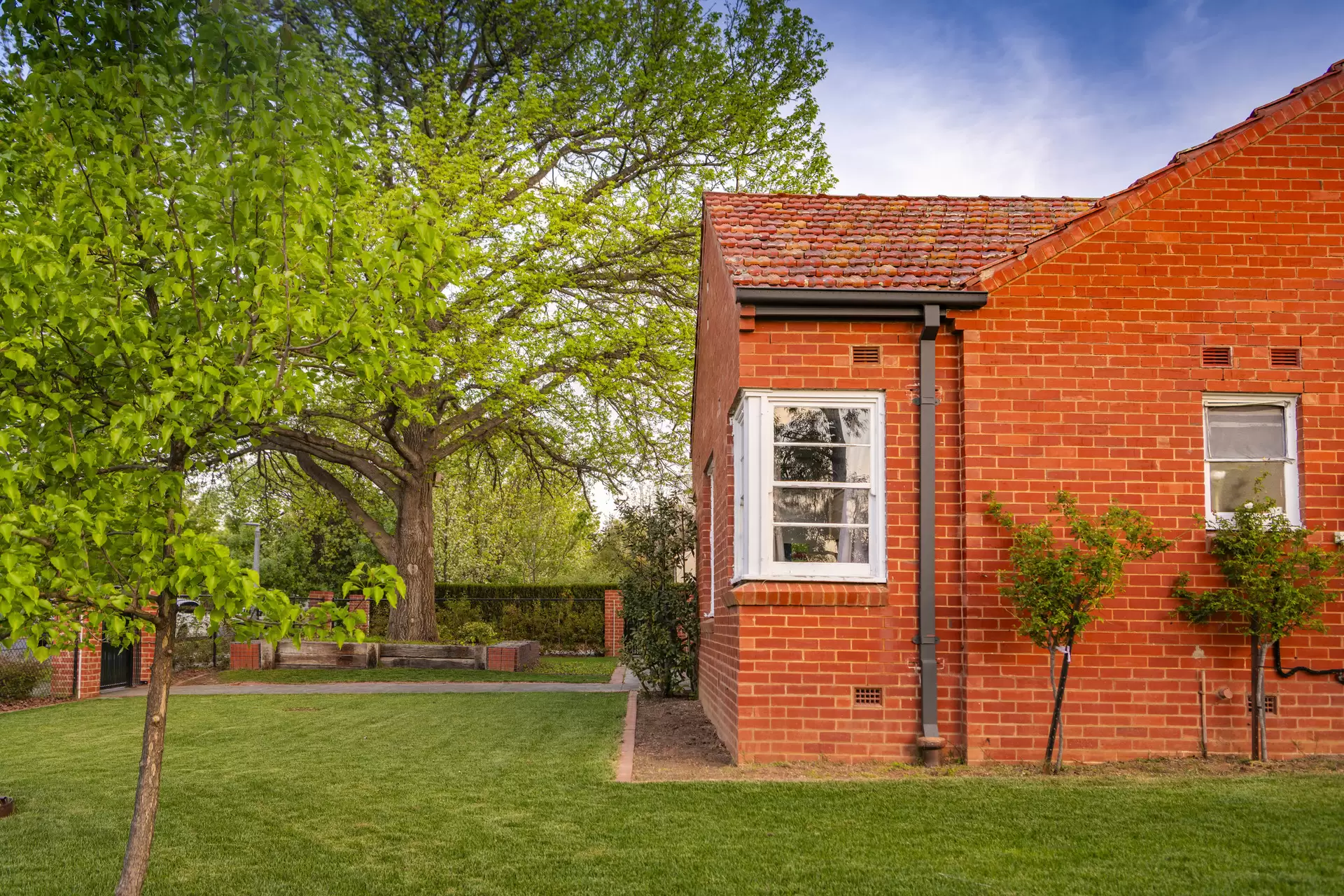 2 Meehan Gardens, Griffith Sold by Canberra Sotheby's International Realty - image 1