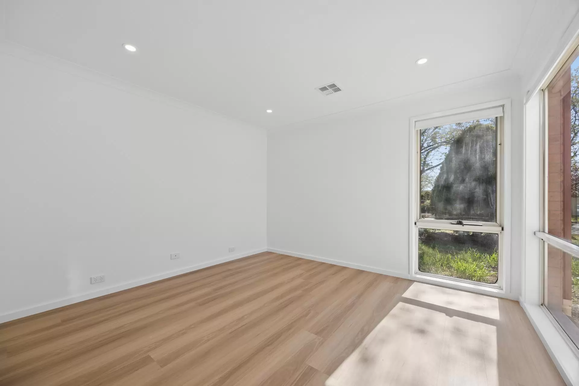 29 Kosciuszko Avenue, Palmerston Leased by Canberra Sotheby's International Realty - image 1