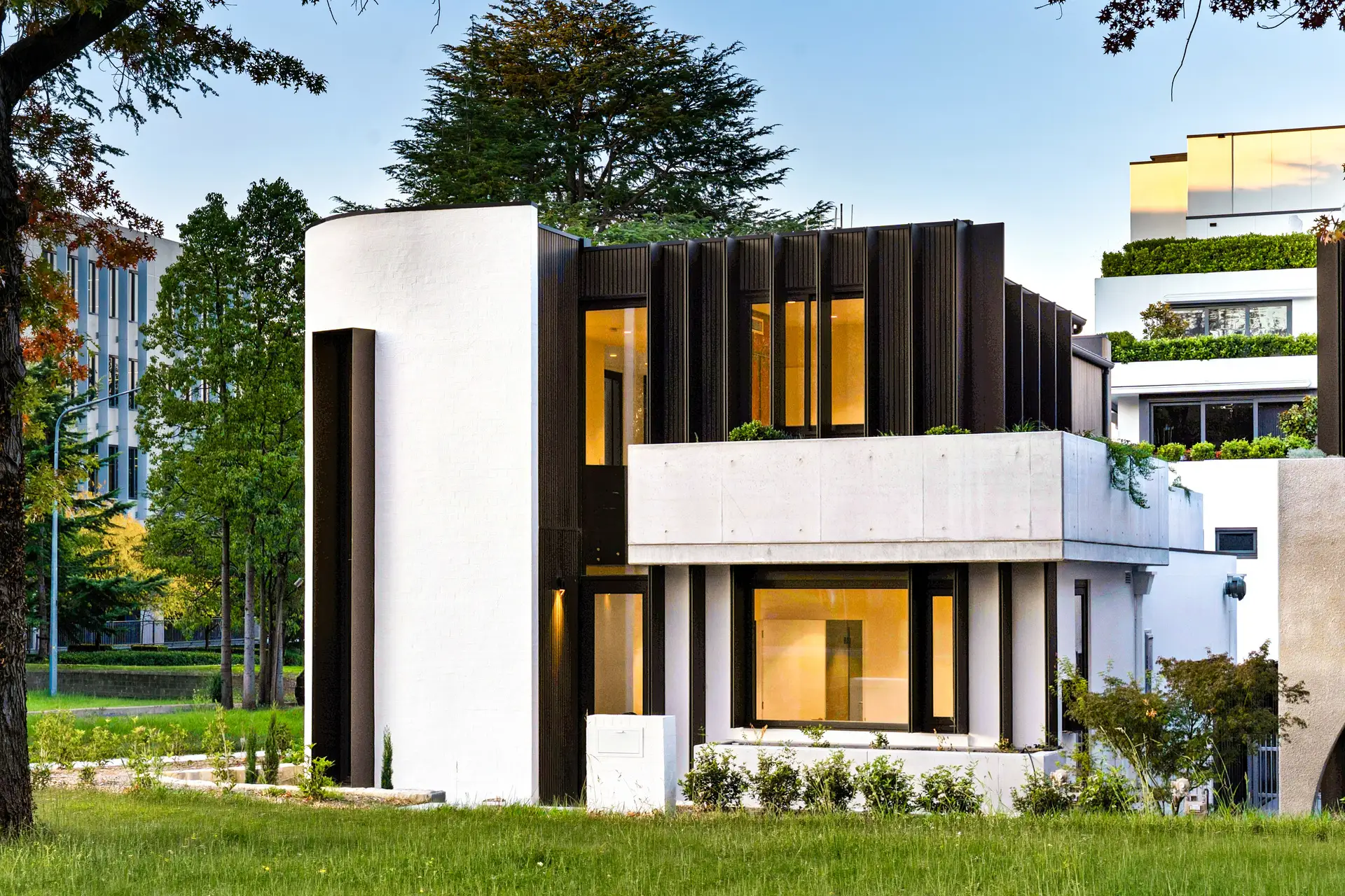 77 Franklin Street, Forrest For Sale by Canberra Sotheby's International Realty - image 1