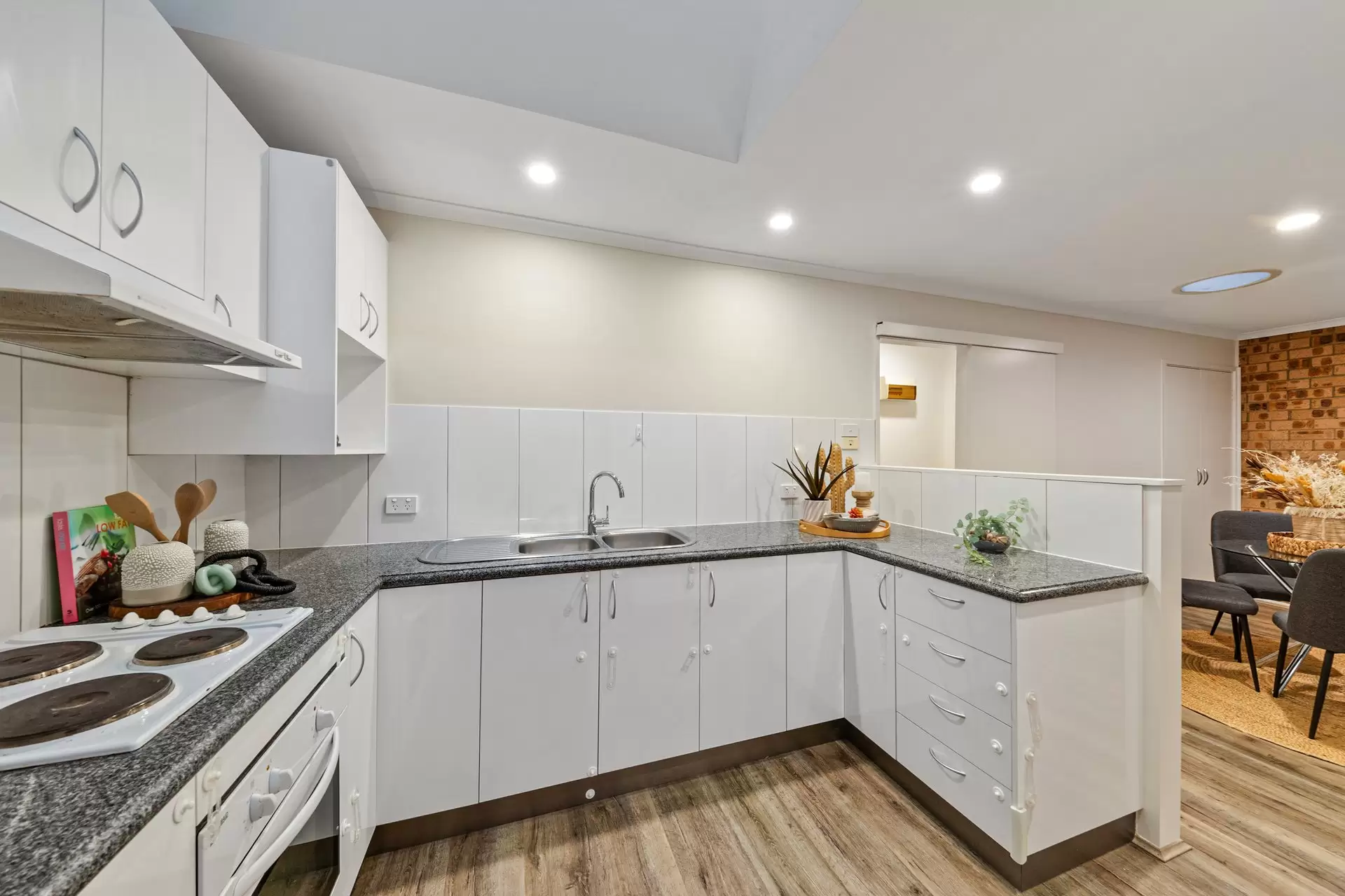9/7 Watling Place, Weston Auction by Canberra Sotheby's International Realty - image 1