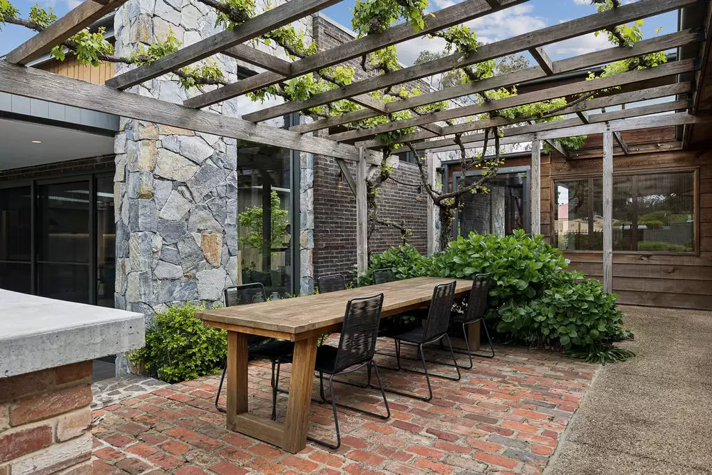 6 Palmer Street, Hall For Sale by Canberra Sotheby's International Realty - image 1