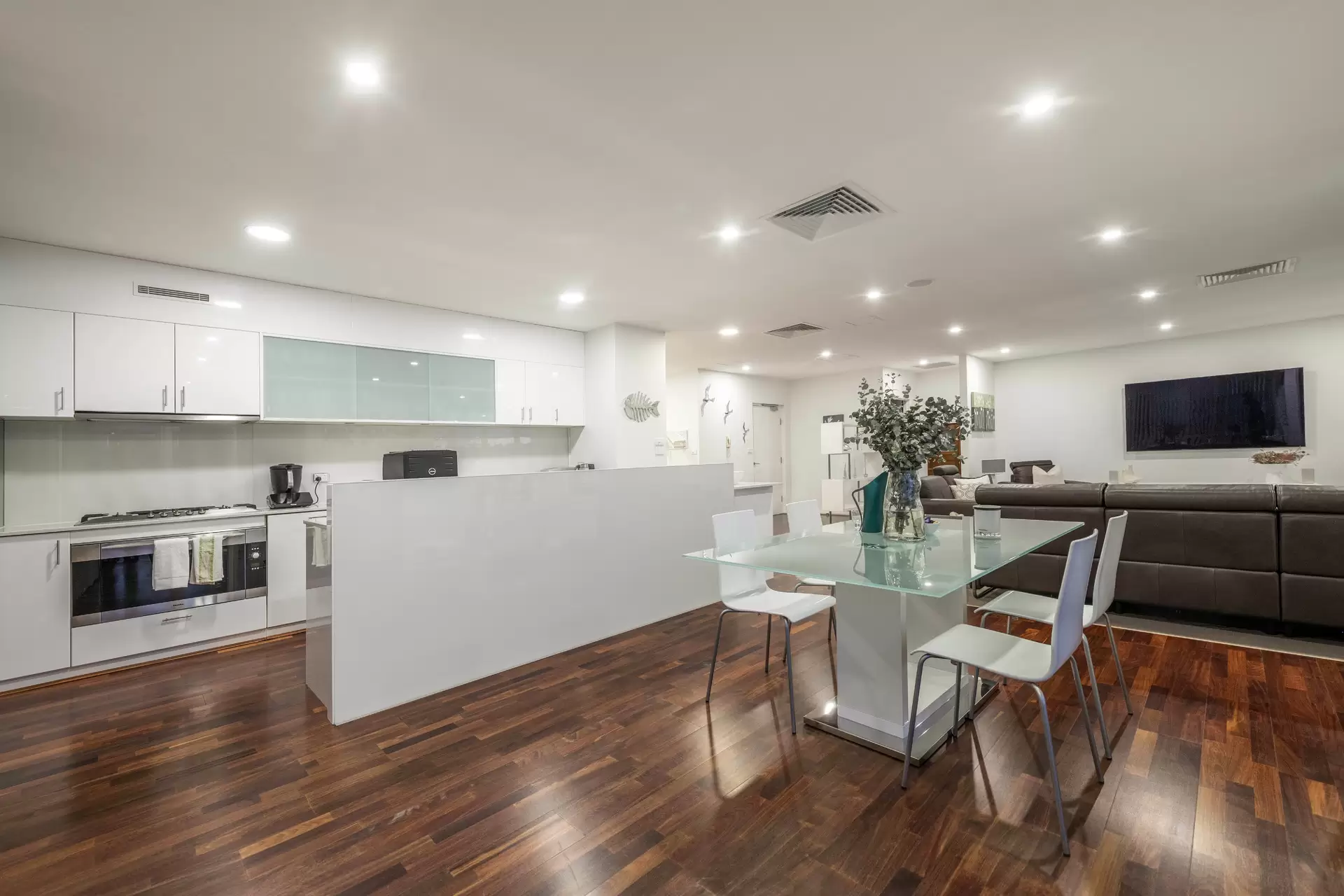 20/58 Wentworth Avenue, Kingston Sold by Canberra Sotheby's International Realty - image 1