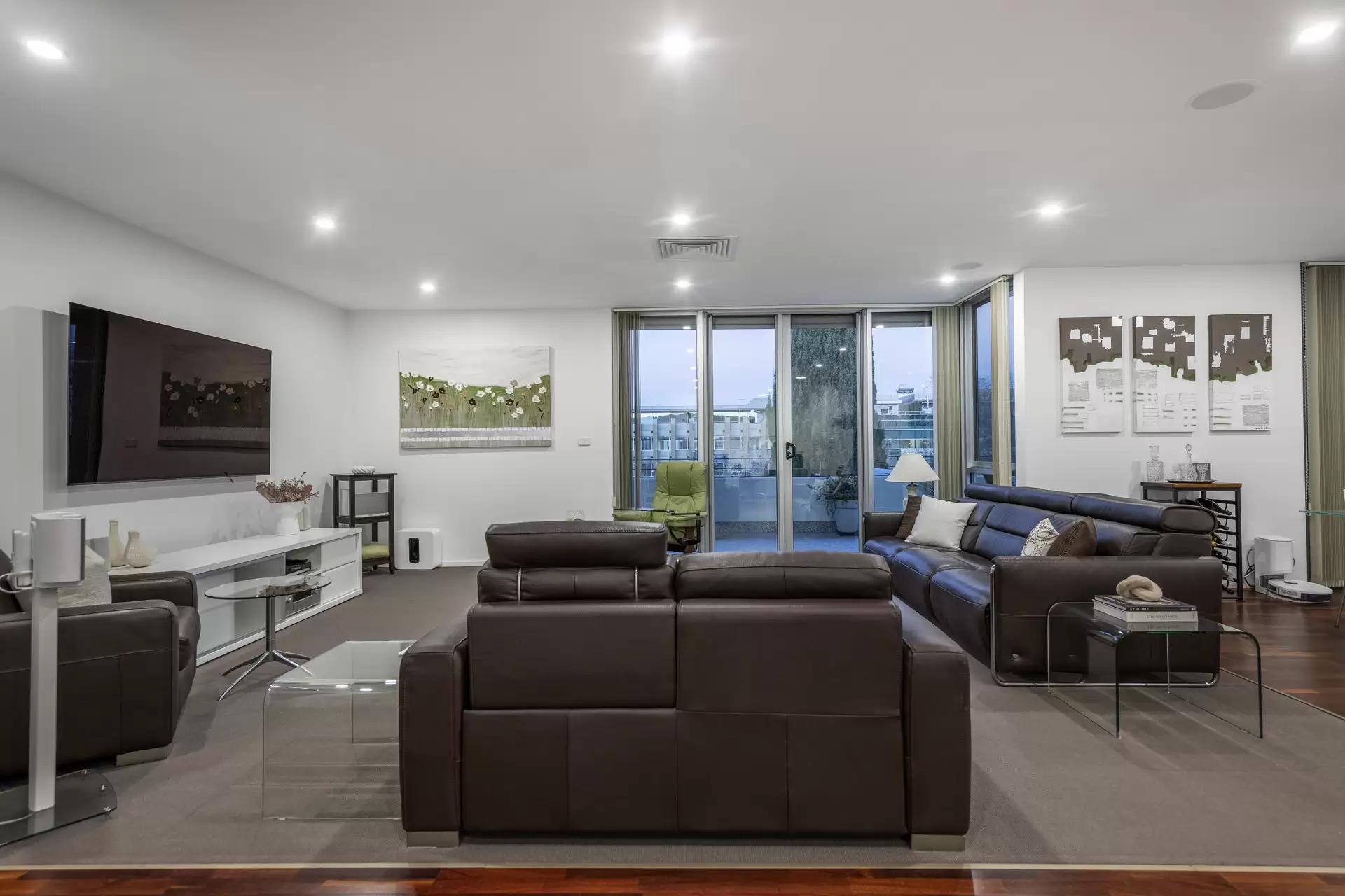 20/58 Wentworth Avenue, Kingston Sold by Canberra Sotheby's International Realty - image 1