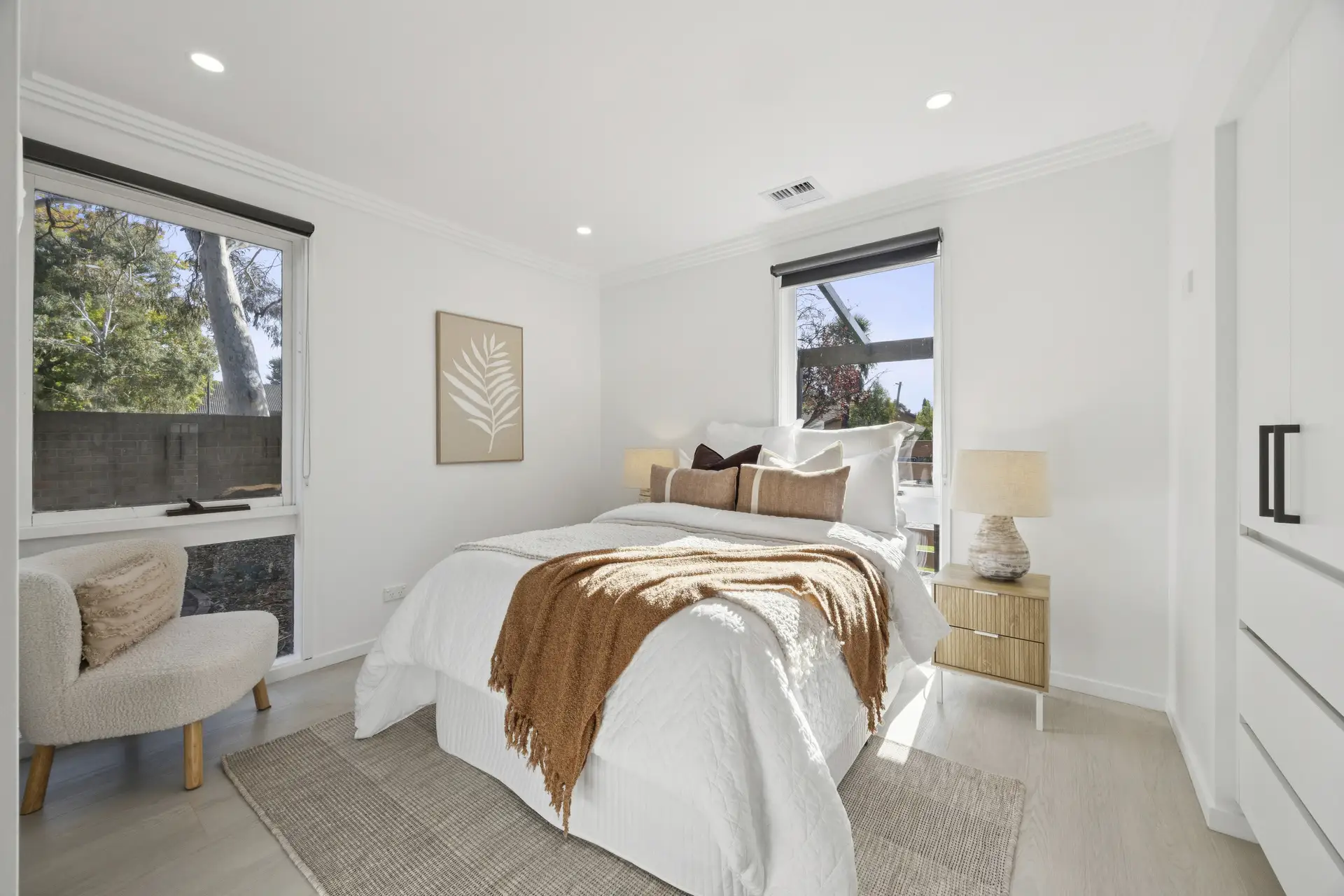 2 Gymea Street, Narrabundah Leased by Canberra Sotheby's International Realty - image 1