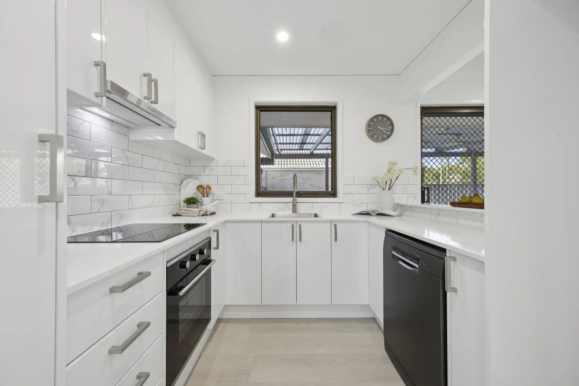 2 Gymea Street, Narrabundah Leased by Canberra Sotheby's International Realty - image 1
