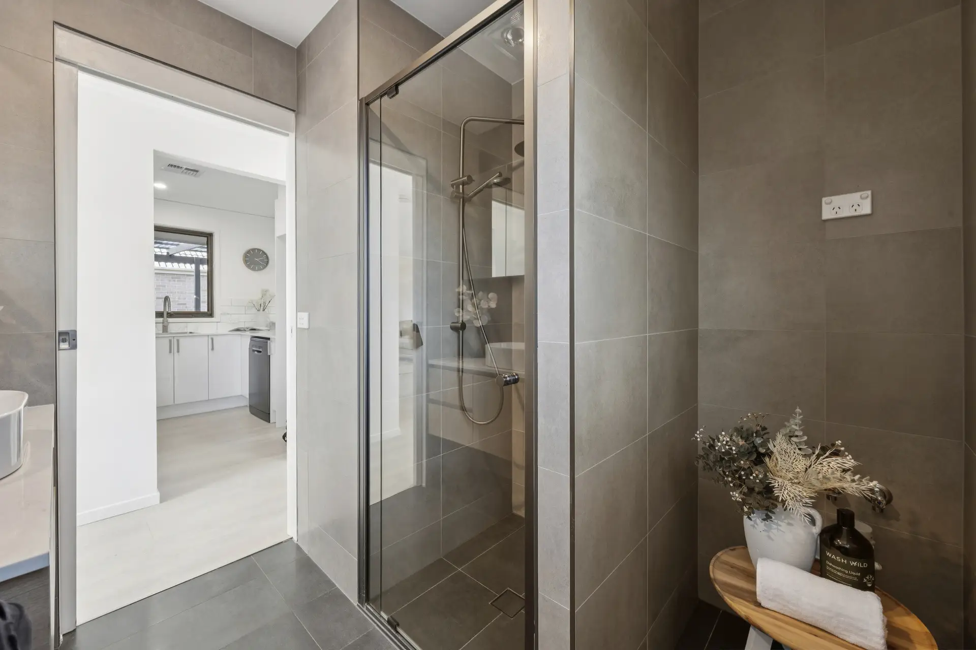 2 Gymea Street, Narrabundah Leased by Canberra Sotheby's International Realty - image 1