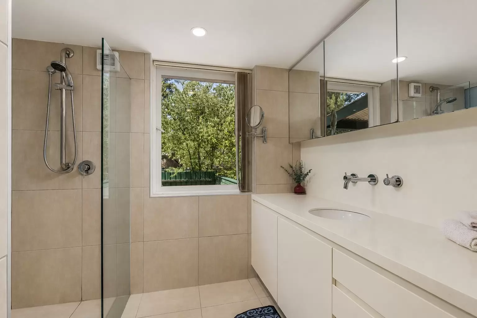 10 Schlich Street, Yarralumla For Sale by Canberra Sotheby's International Realty - image 1