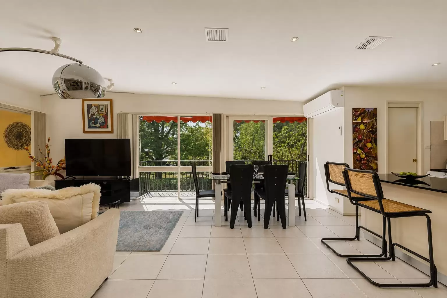 10 Schlich Street, Yarralumla For Sale by Canberra Sotheby's International Realty - image 1