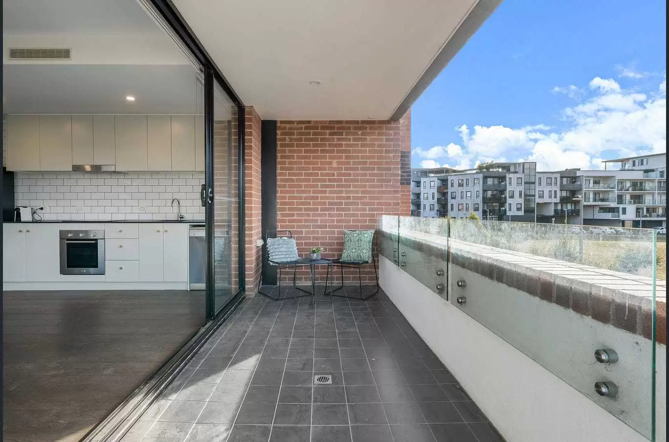 122/85 Eyre Street, Kingston Leased by Canberra Sotheby's International Realty - image 1