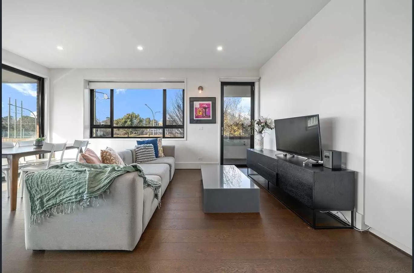 122/85 Eyre Street, Kingston Leased by Canberra Sotheby's International Realty - image 1
